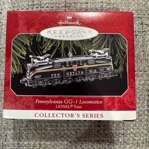 Hallmark Lionel Train Series GG-1 Ornament - Red and White